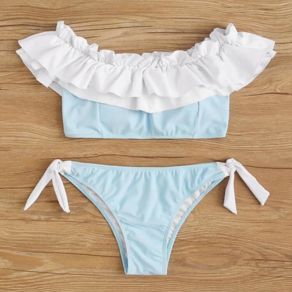 Off the shoulder blue bikini
